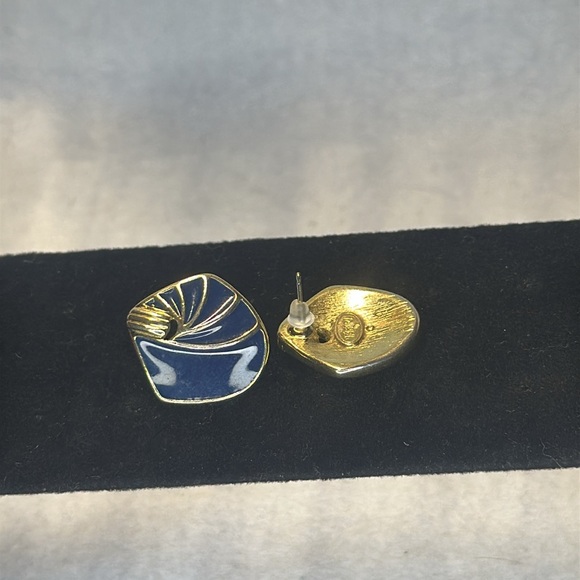 Trifari  Earrings Gold Tone Blue Enamel Mid Century Modernist Boho - Picture 5 of 6